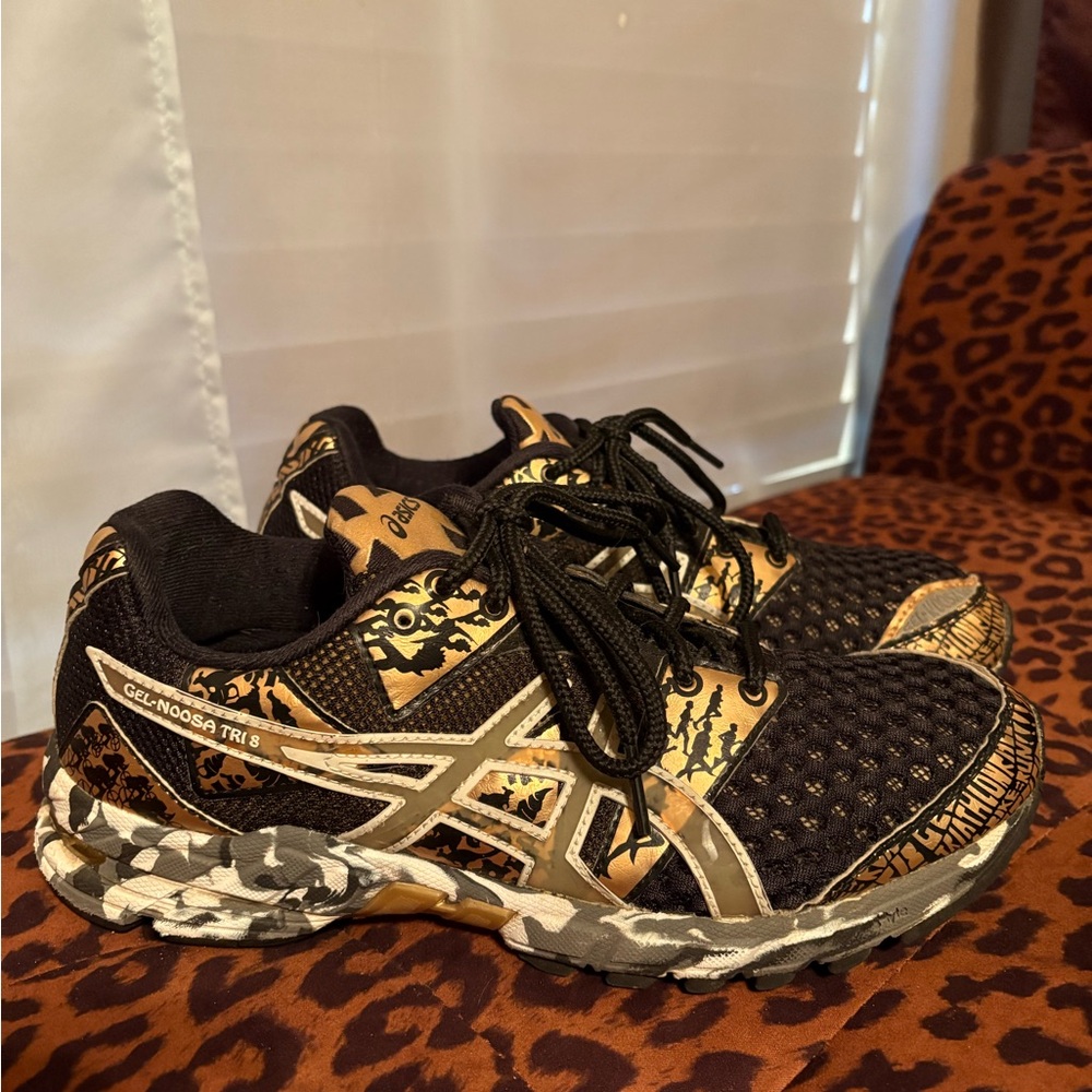 ASICS Gel-Noosa Tri 8 Black and Gold Camo Running Shoes